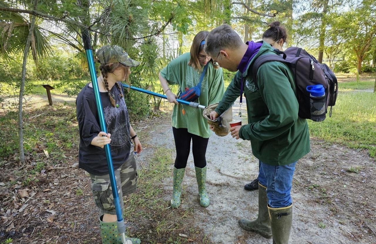 Dr. Kaller and forestry students Dr. Kaller and forestry students