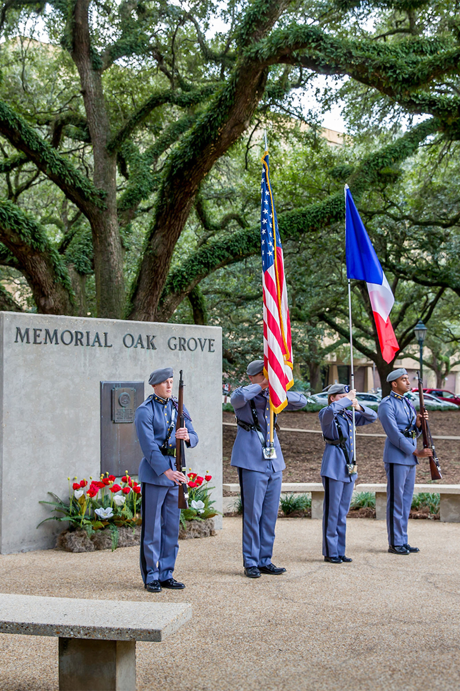 soldiers in memorial oak grove soldiers in memorial oak grove