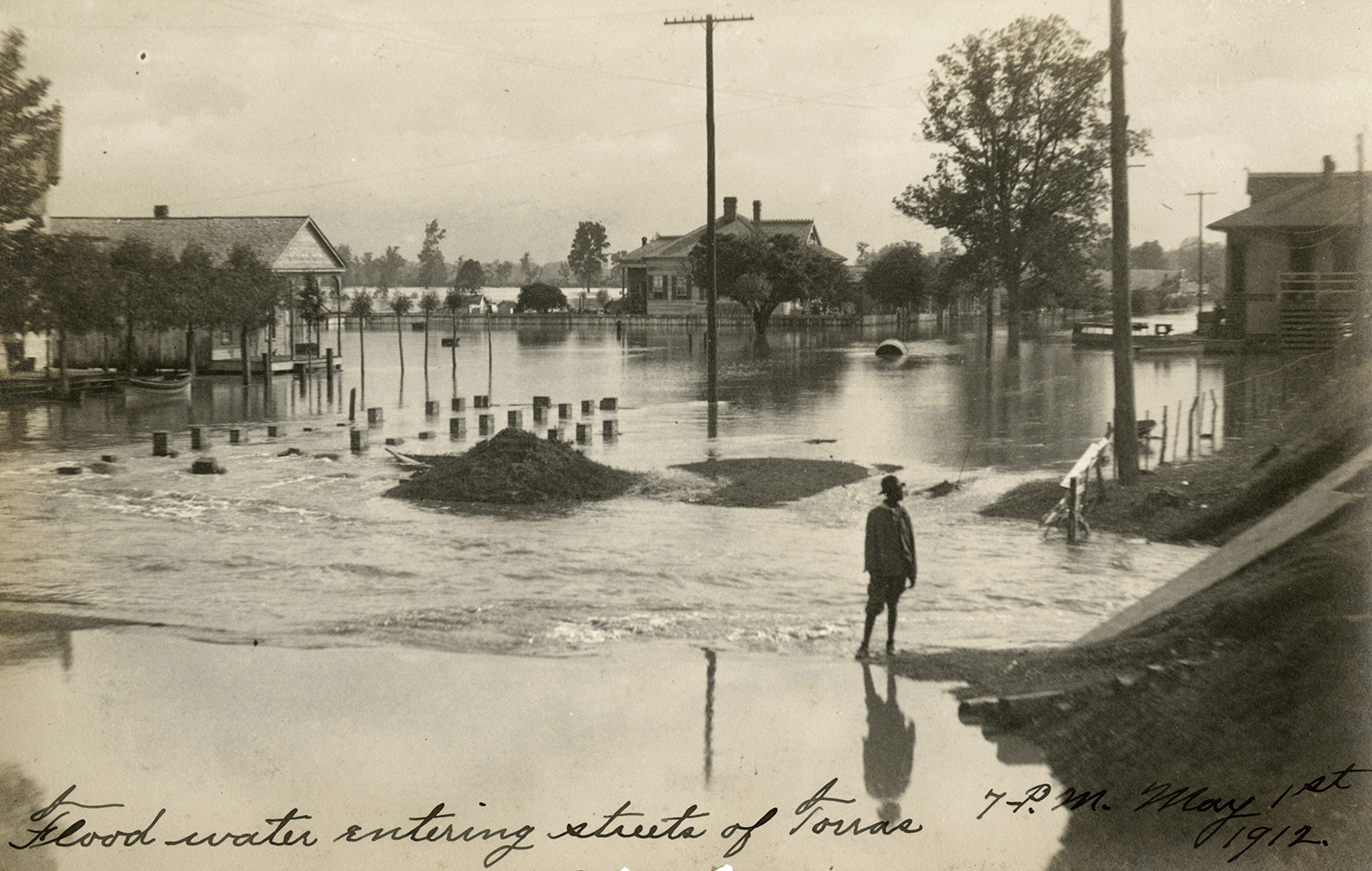 Flooding in Torras, La., c. 1912 Flooding in Torras, La., c. 1912 (William Whipple Papers, Mss. 1899)