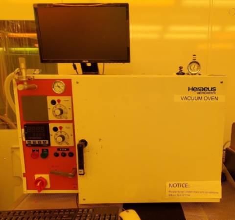Heraeus Vacuum Oven Oven